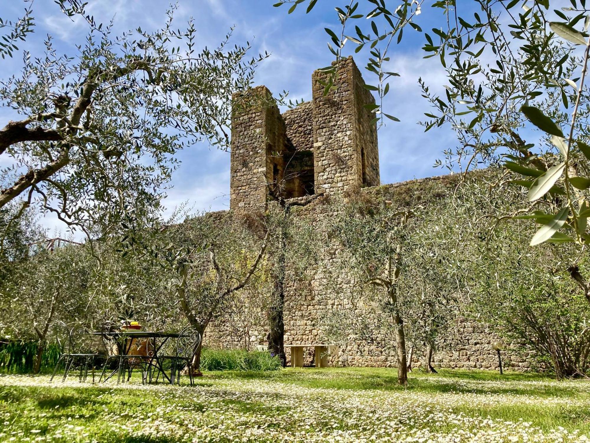 Monteriggioni Castello Villa Exteriör bild